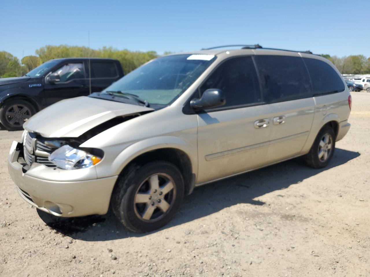 2D4GP44L25R504409 2005 Dodge Grand Caravan Sxt
