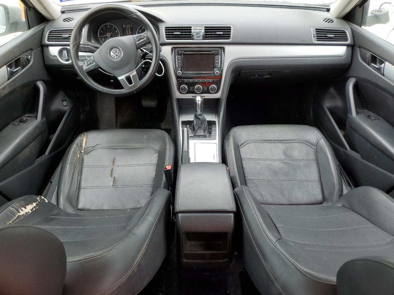 1VWBH7A33CC073821 2012 Volkswagen Passat Se