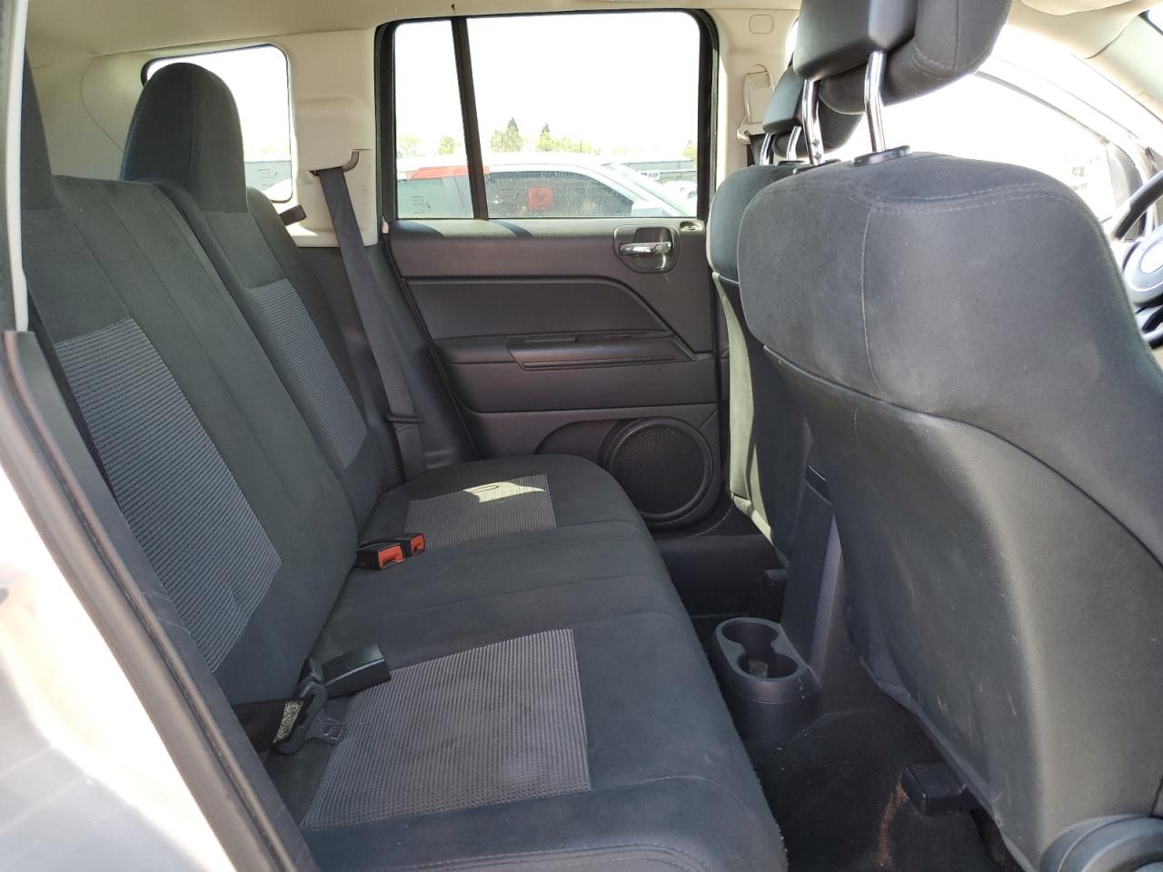 1C4NJDBB6CD582689 2012 Jeep Compass Sport