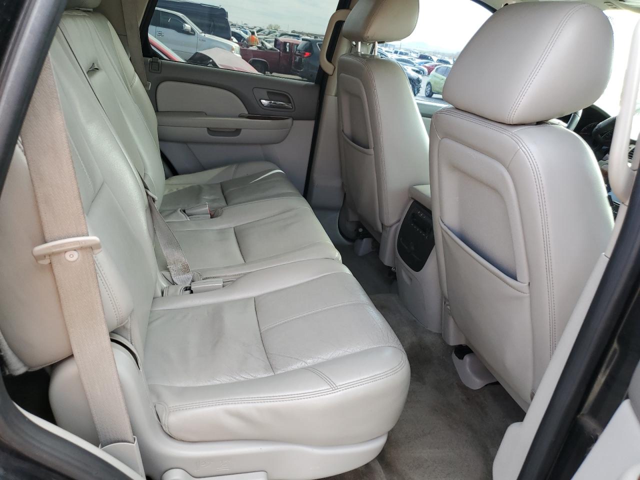 1GNSCBE08BR366069 2011 Chevrolet Tahoe C1500 Lt