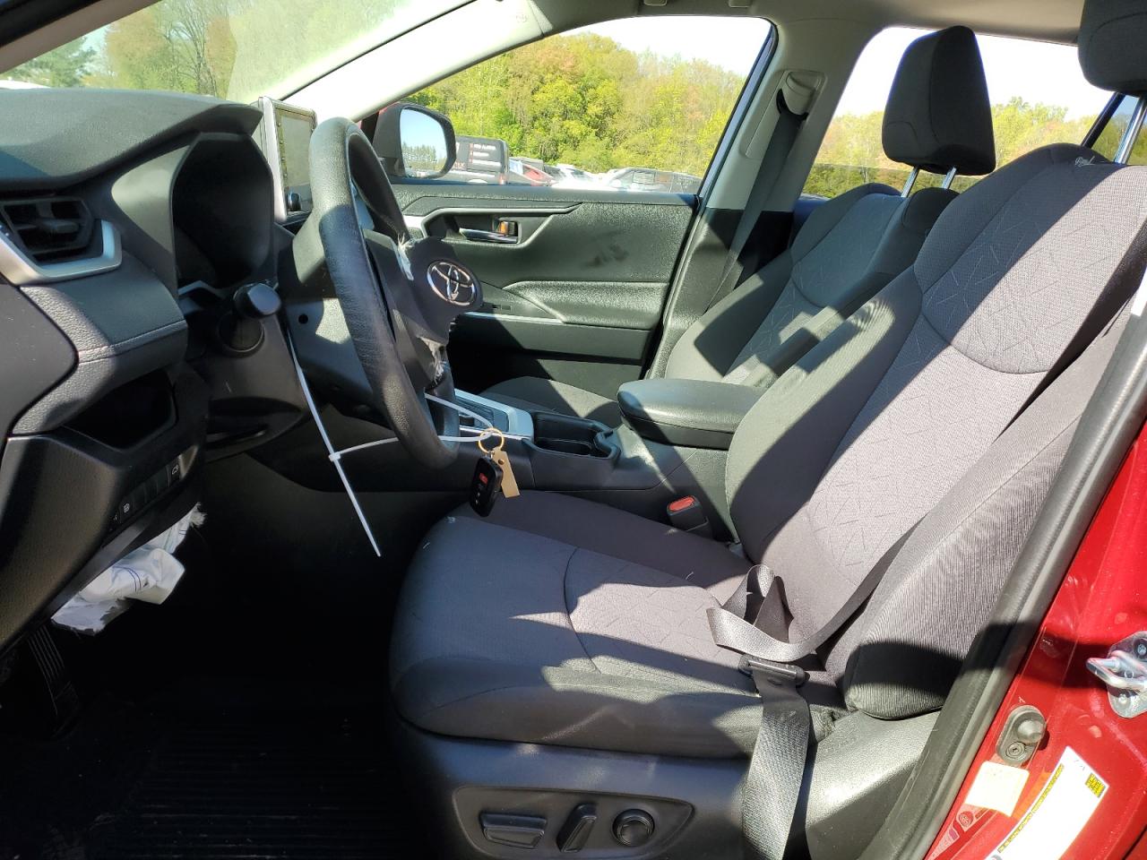 JTMRWRFV0MD110865 2021 Toyota Rav4 Xle