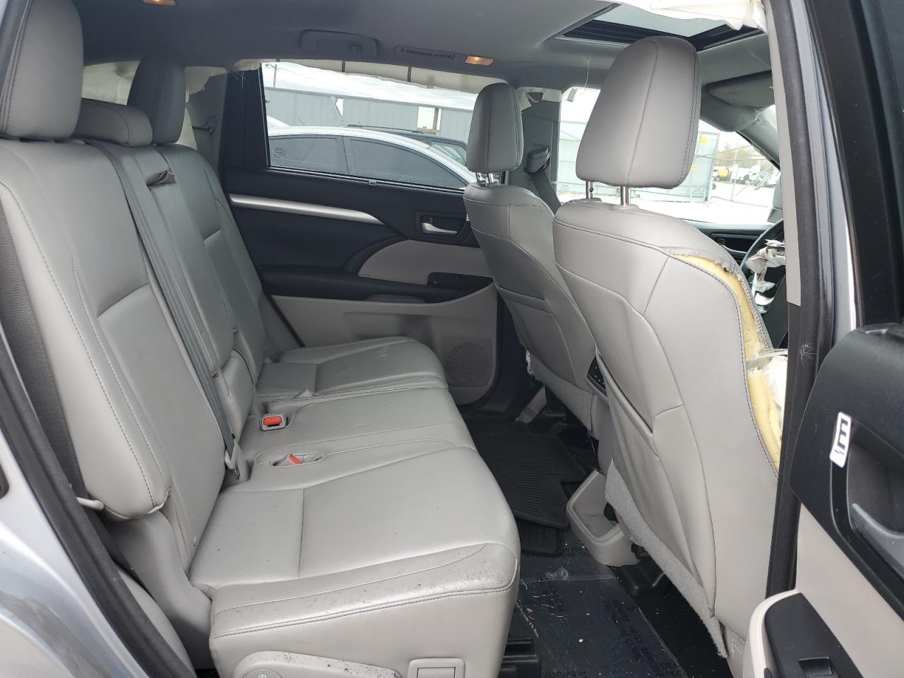 5TDJKRFHXES020129 2014 Toyota Highlander Xle