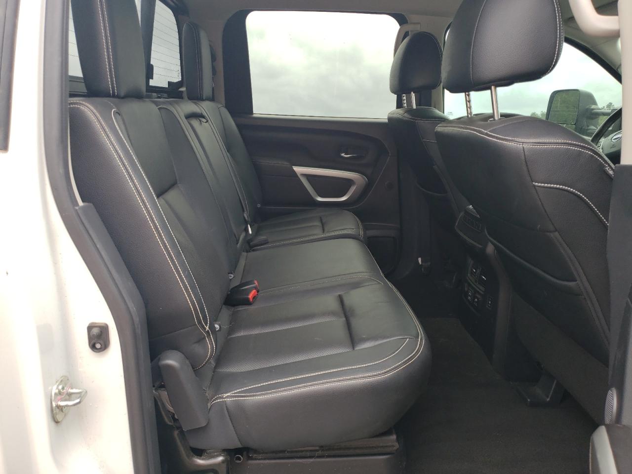 1N6BA1F47KN529812 NISSAN TITAN 2019