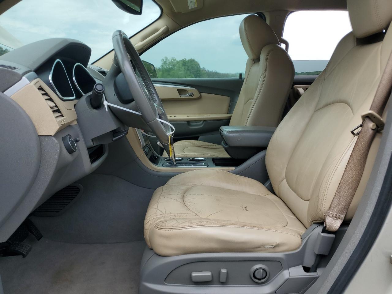 1GNLRGED3AJ207055 2010 Chevrolet Traverse Lt