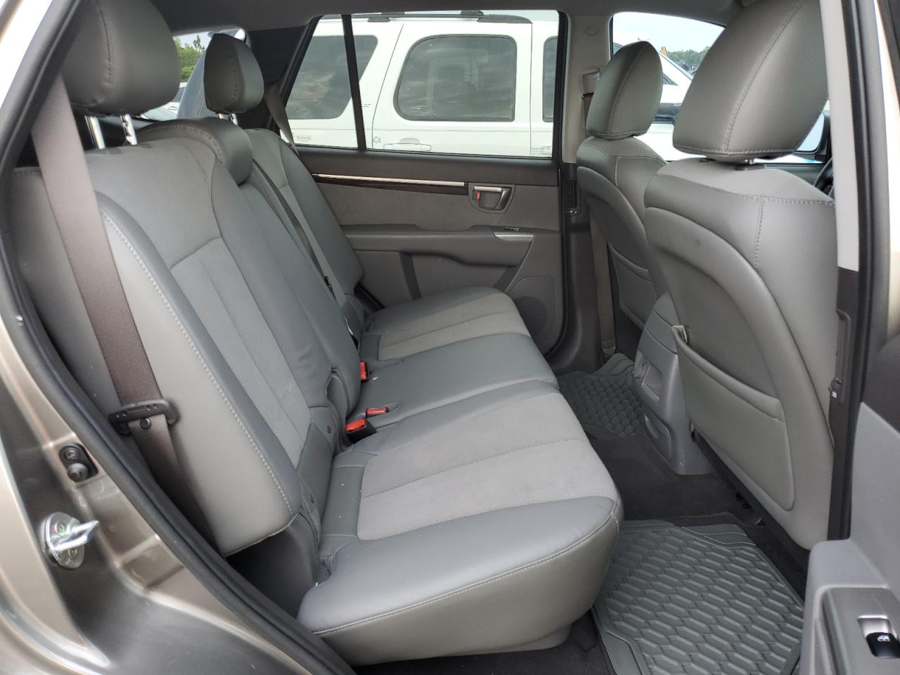 5XYZH4AG5CG152356 2012 Hyundai Santa Fe Se