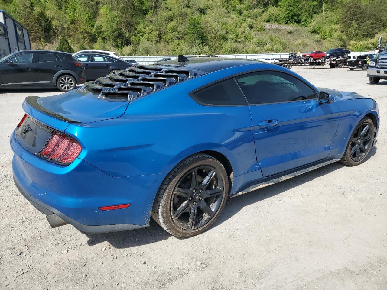 2020 Ford Mustang vin: 1FA6P8THXL5175682