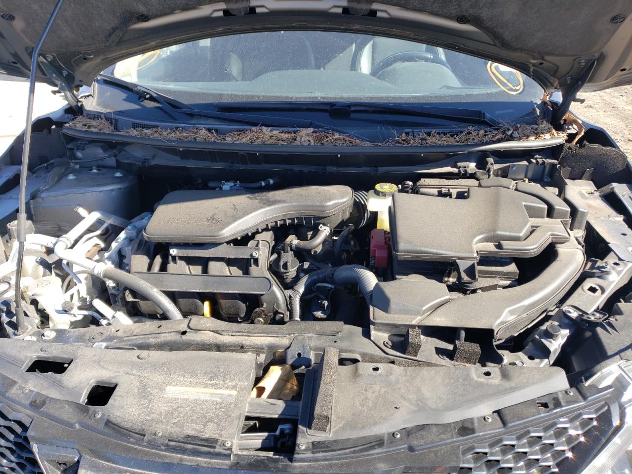 JN1BJ1CR3JW267477 NISSAN ROGUE 2018