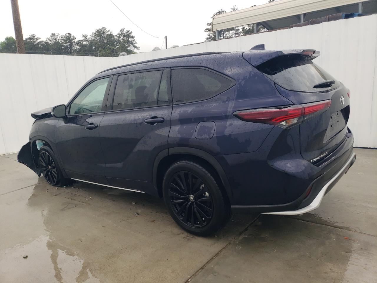 5TDKDRAH5RS535390 2024 Toyota Highlander Le