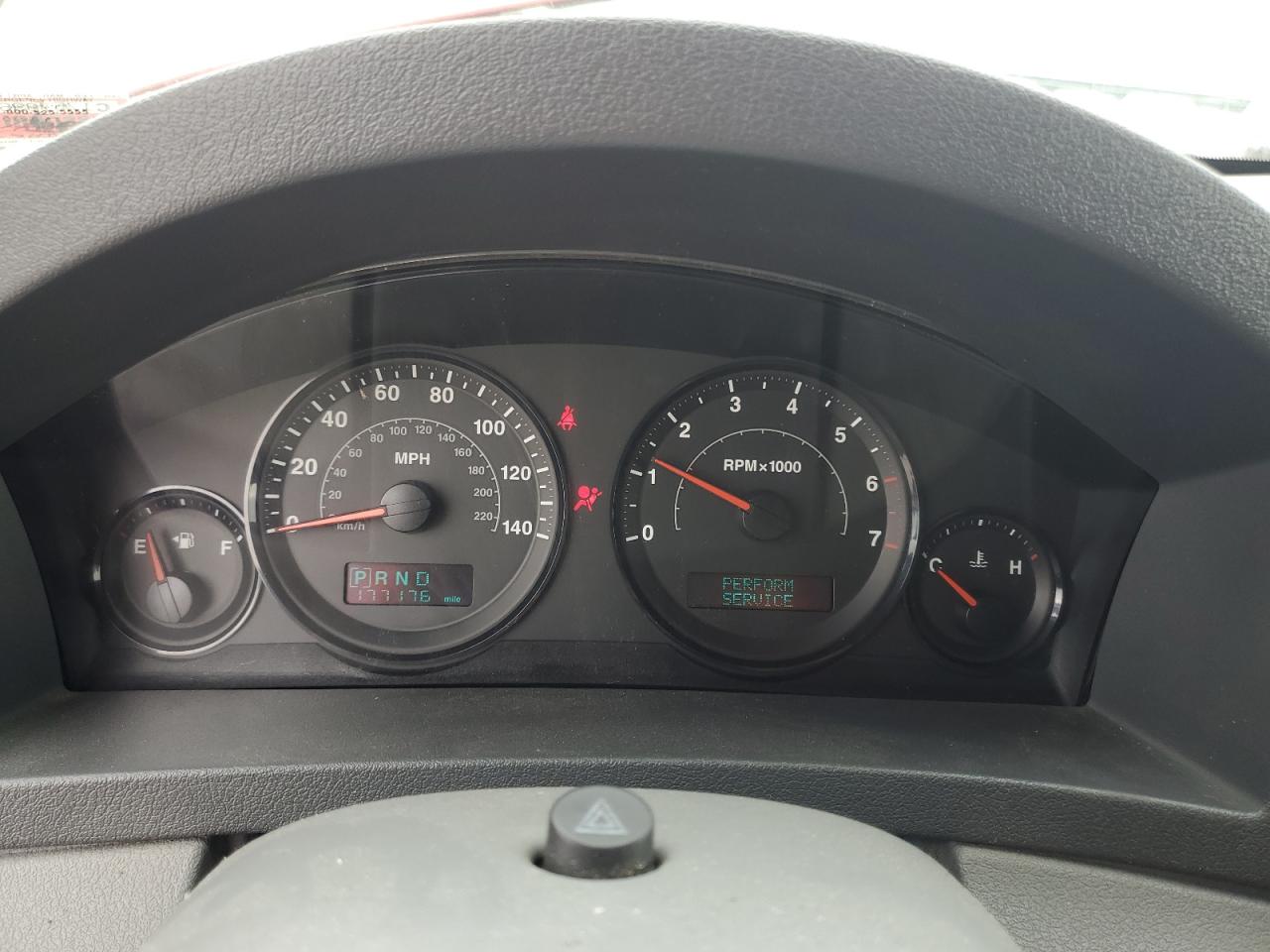 1J4GR48KX5C705129 2005 Jeep Grand Cherokee Laredo