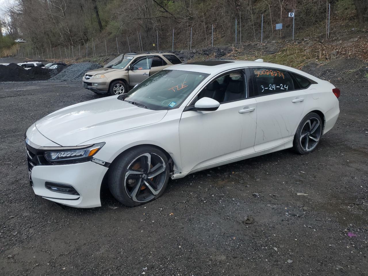 1HGCV2F33JA051632 HONDA ACCORD 2018