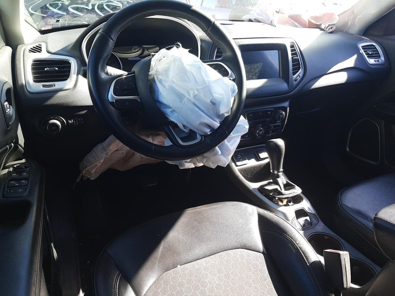 3C4NJCBB0JT489006 2018 Jeep Compass Latitude