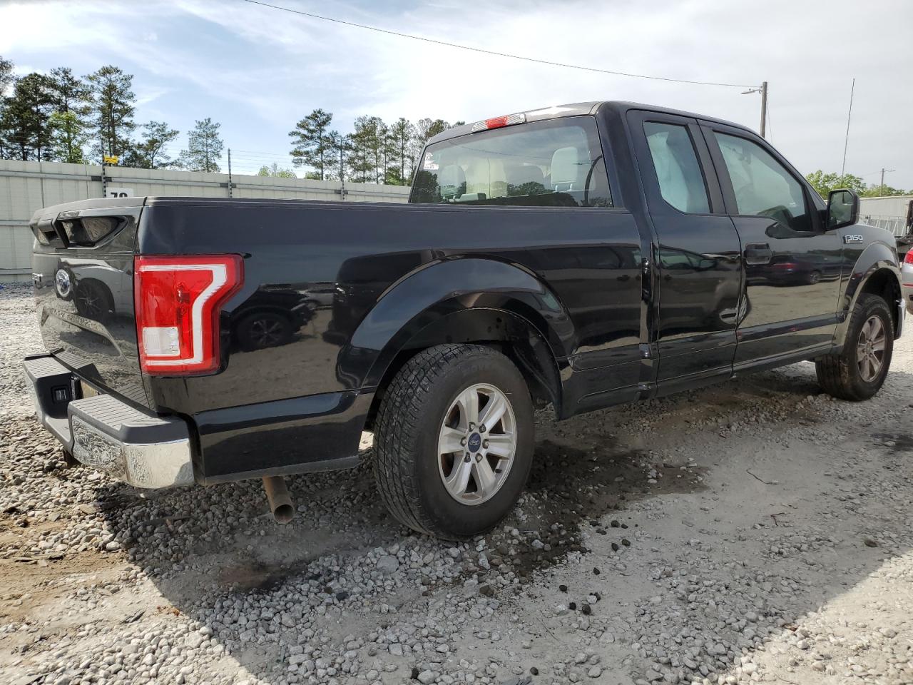 2017 Ford F150 Super Cab vin: 1FTEX1C89HFC92801