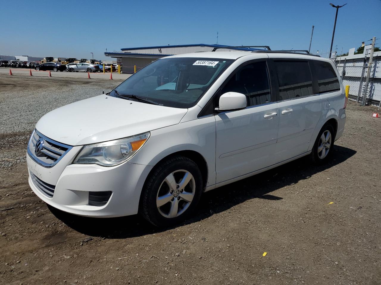 2V4RW3DG4BR739899 2011 Volkswagen Routan Se