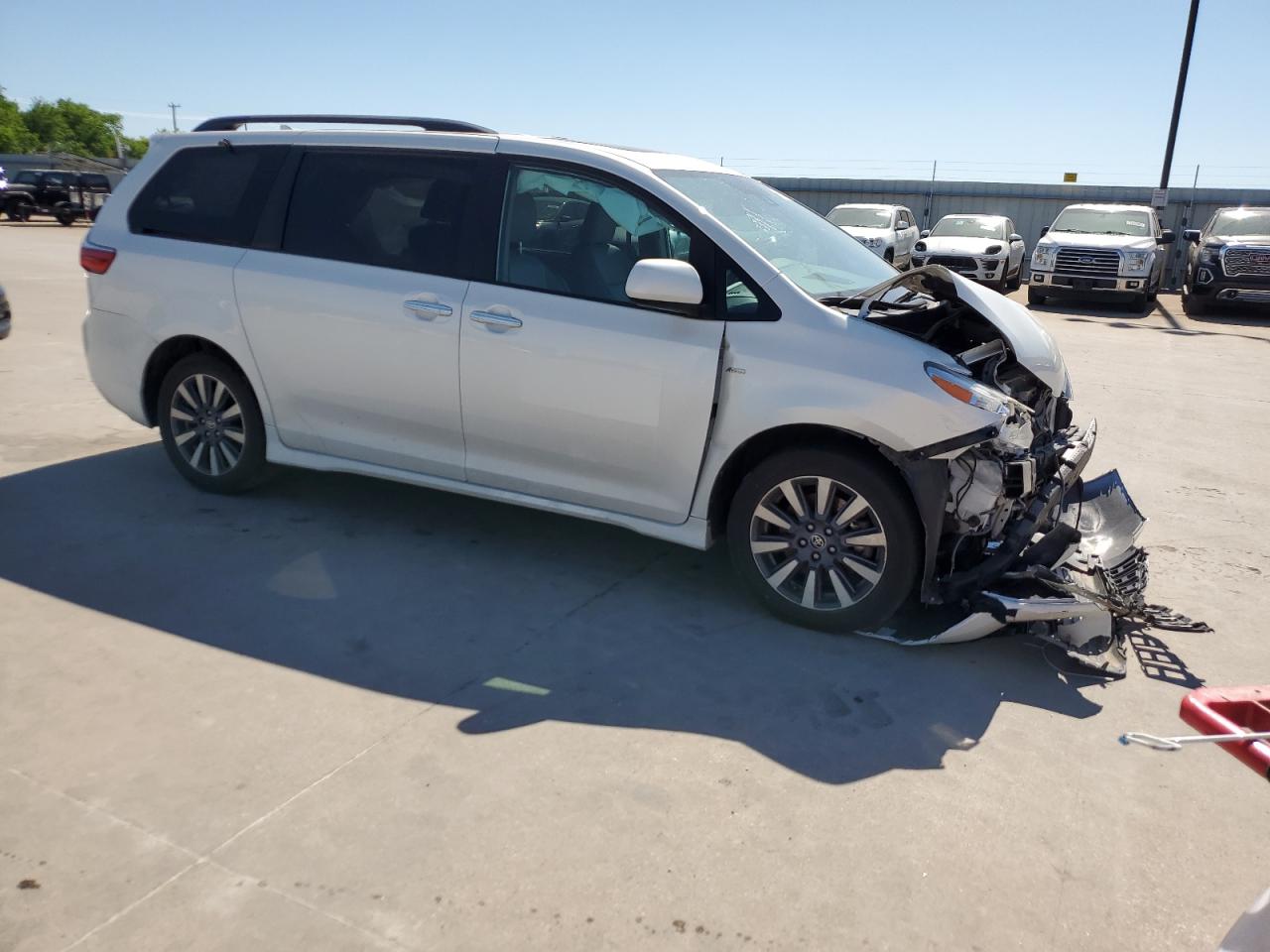 5TDDZ3DC1LS244528 2020 Toyota Sienna Xle