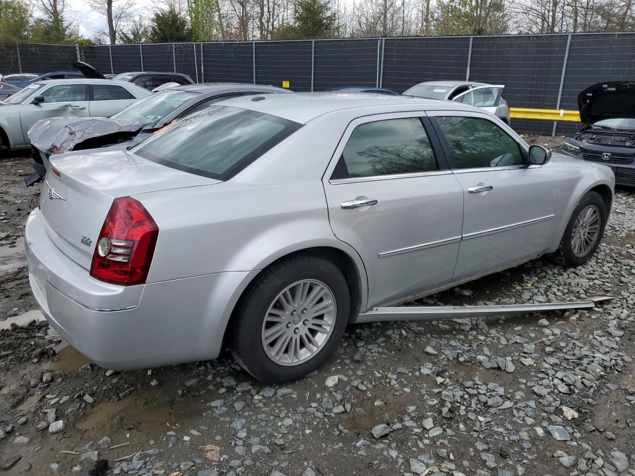 2C3CA5CV6AH218072 2010 Chrysler 300 Touring