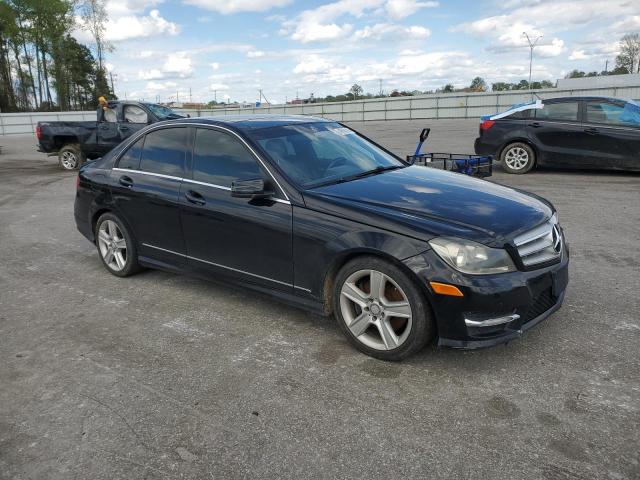 VIN WDDGF8AB2DA835793 2013 Mercedes-Benz C-Class, 3... no.4