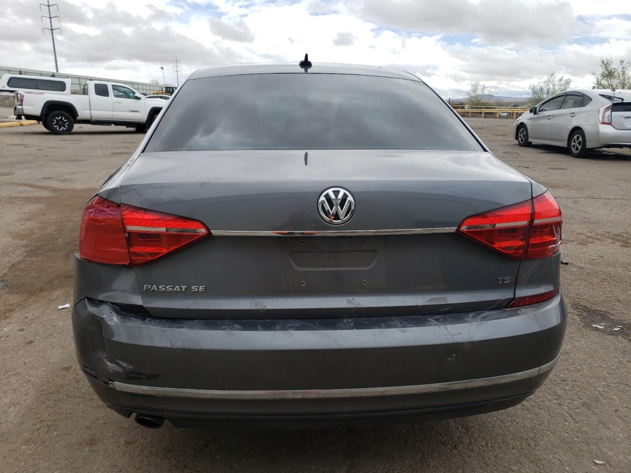 2016 Volkswagen Passat Se vin: 1VWBT7A38GC064536