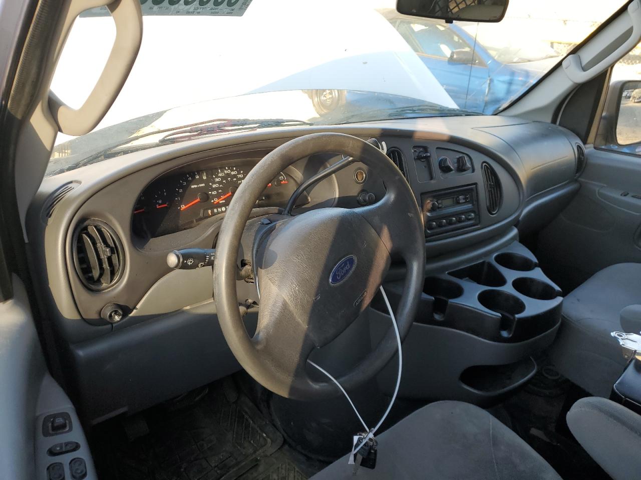 1FTNE24LX8DB58440 2008 Ford Econoline E250 Van