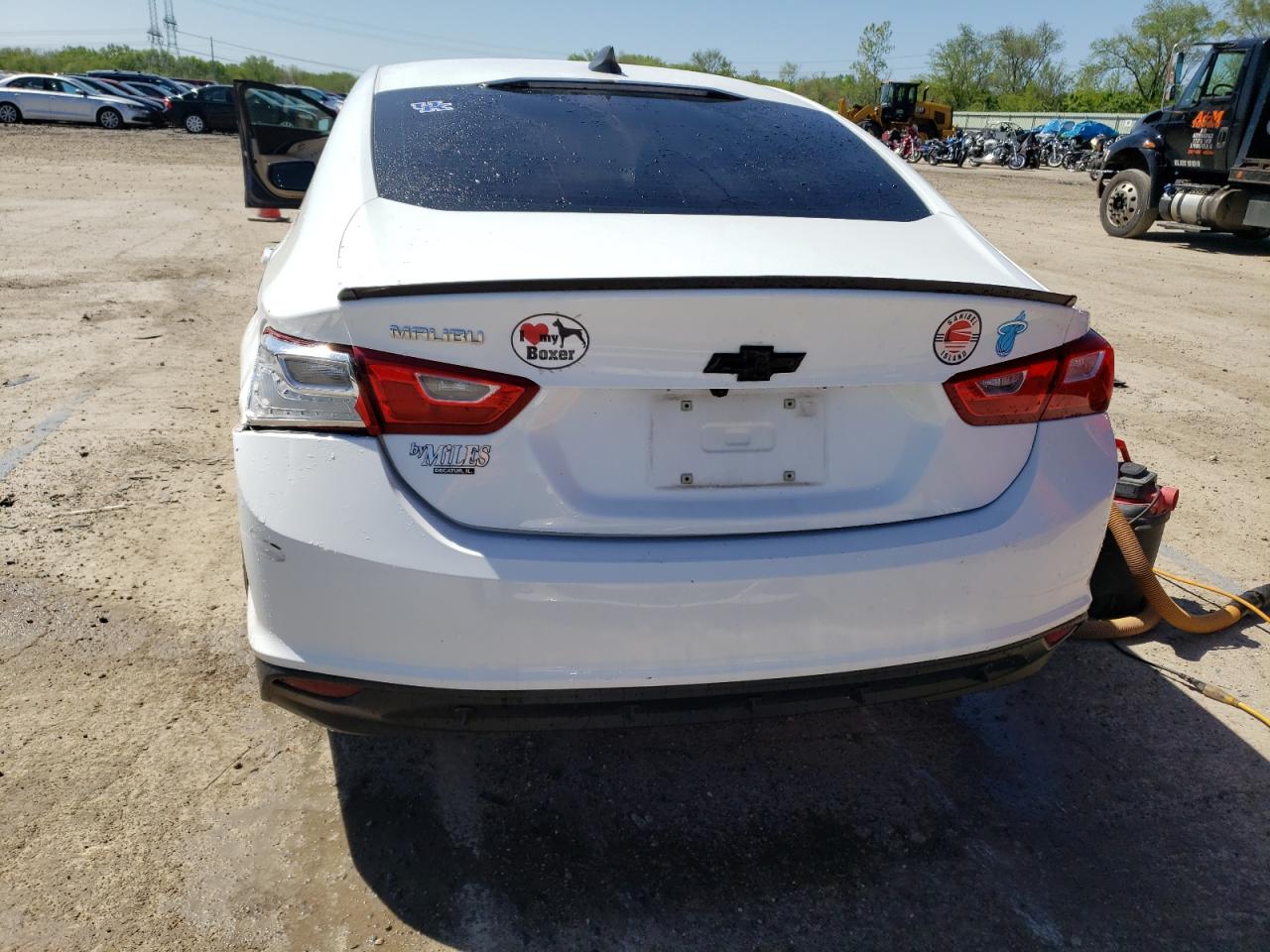 2018 Chevrolet Malibu Ls vin: 1G1ZB5ST2JF135865