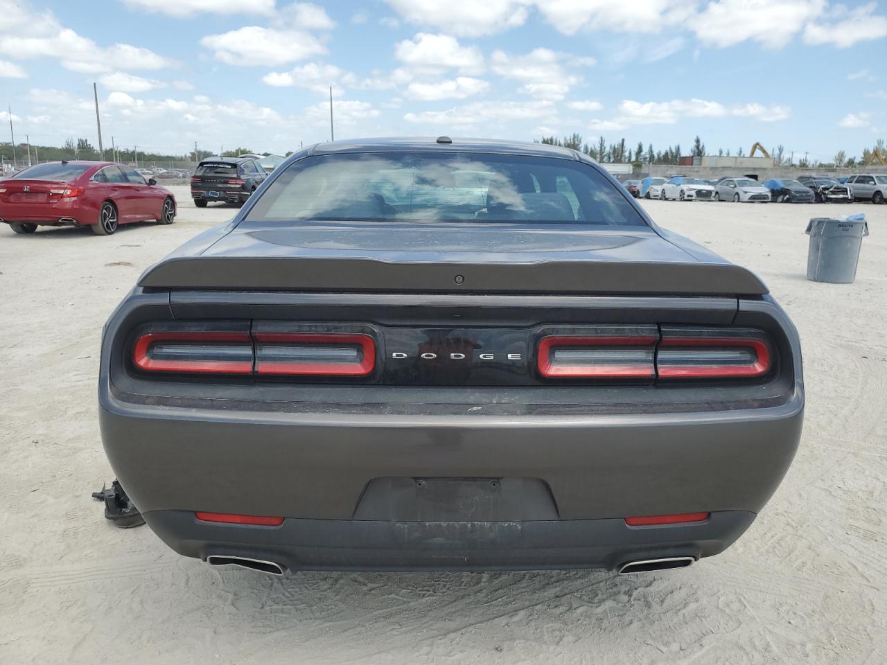2C3CDZAG9KH669002 2019 Dodge Challenger Sxt
