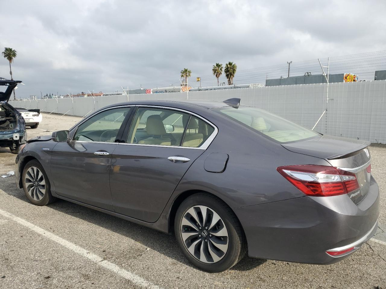 JHMCR6F55HC002957 HONDA ACCORD 2017