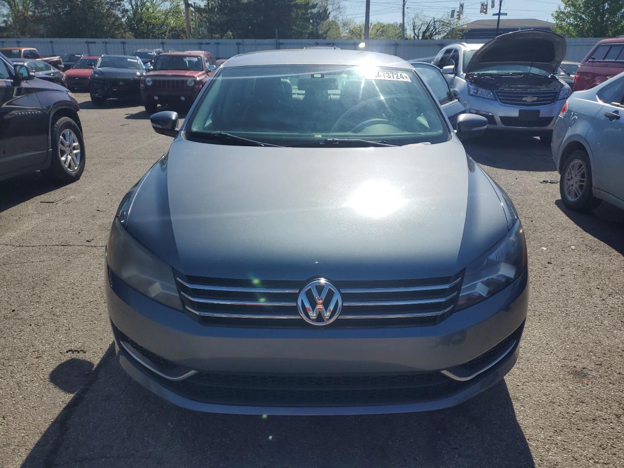 1VWBP7A33DC100374 2013 Volkswagen Passat Se