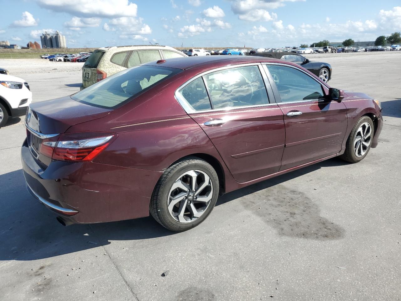 1HGCR2F03HA062330 HONDA ACCORD 2017