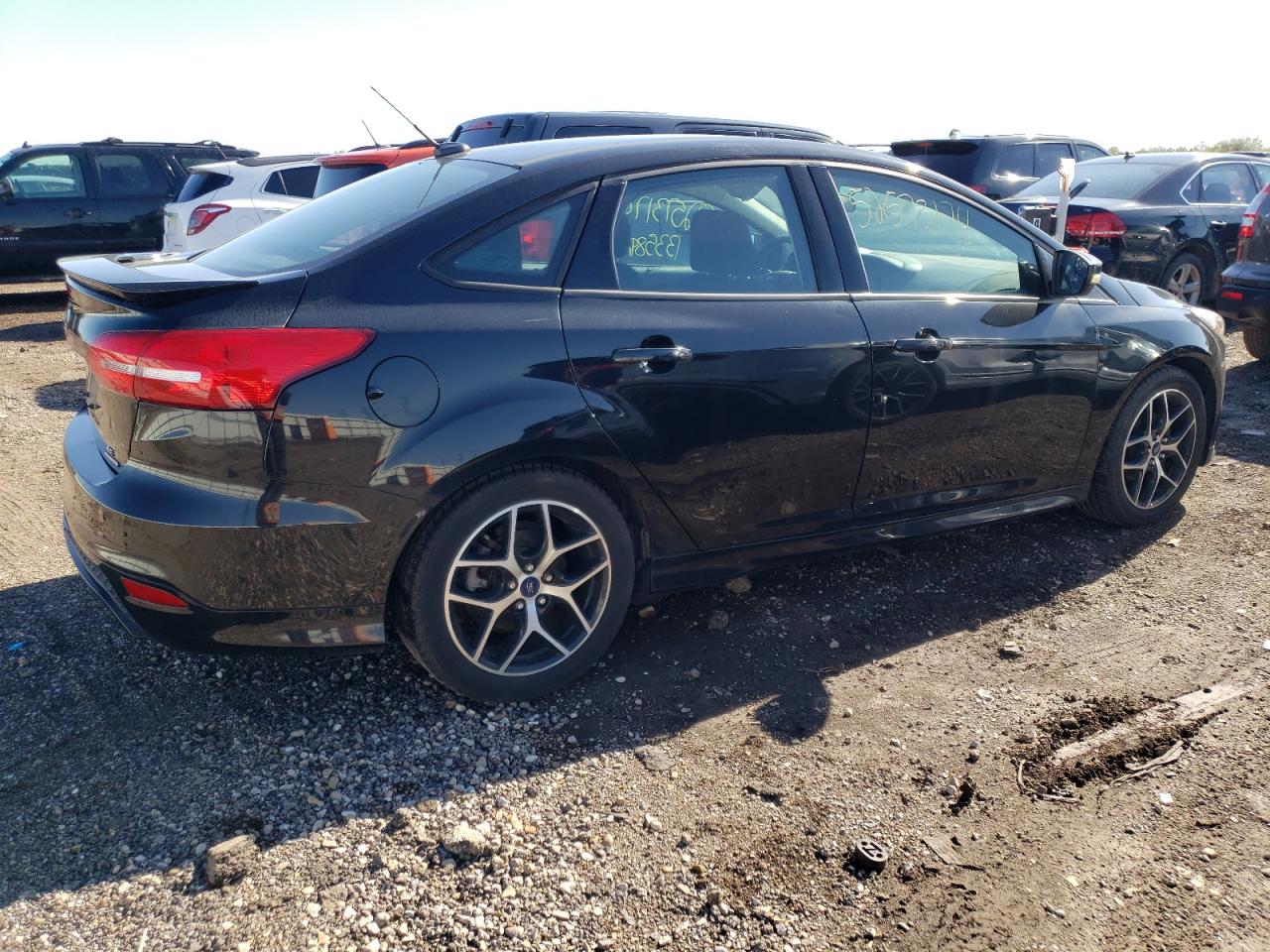 2015 Ford Focus Se vin: 1FADP3F2XFL268123