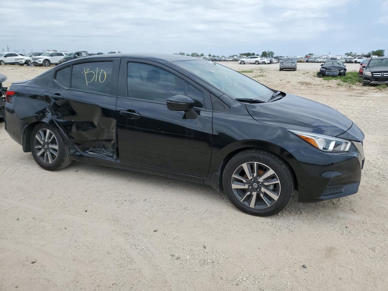 3N1CN8EV9ML858015 NISSAN VERSA 2021