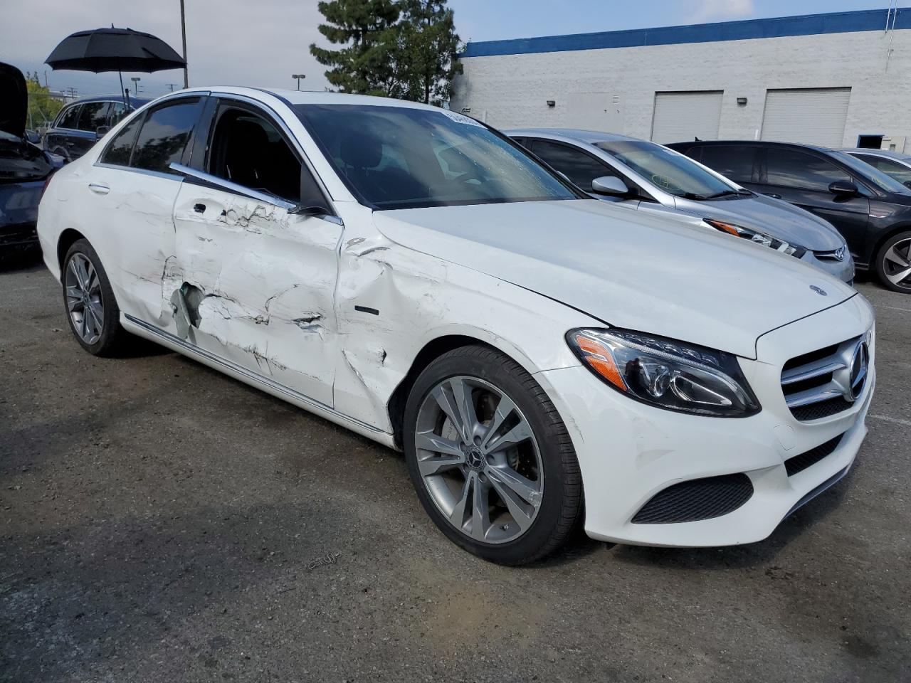 55SWF4HB2JU270516 2018 Mercedes-Benz C 350E