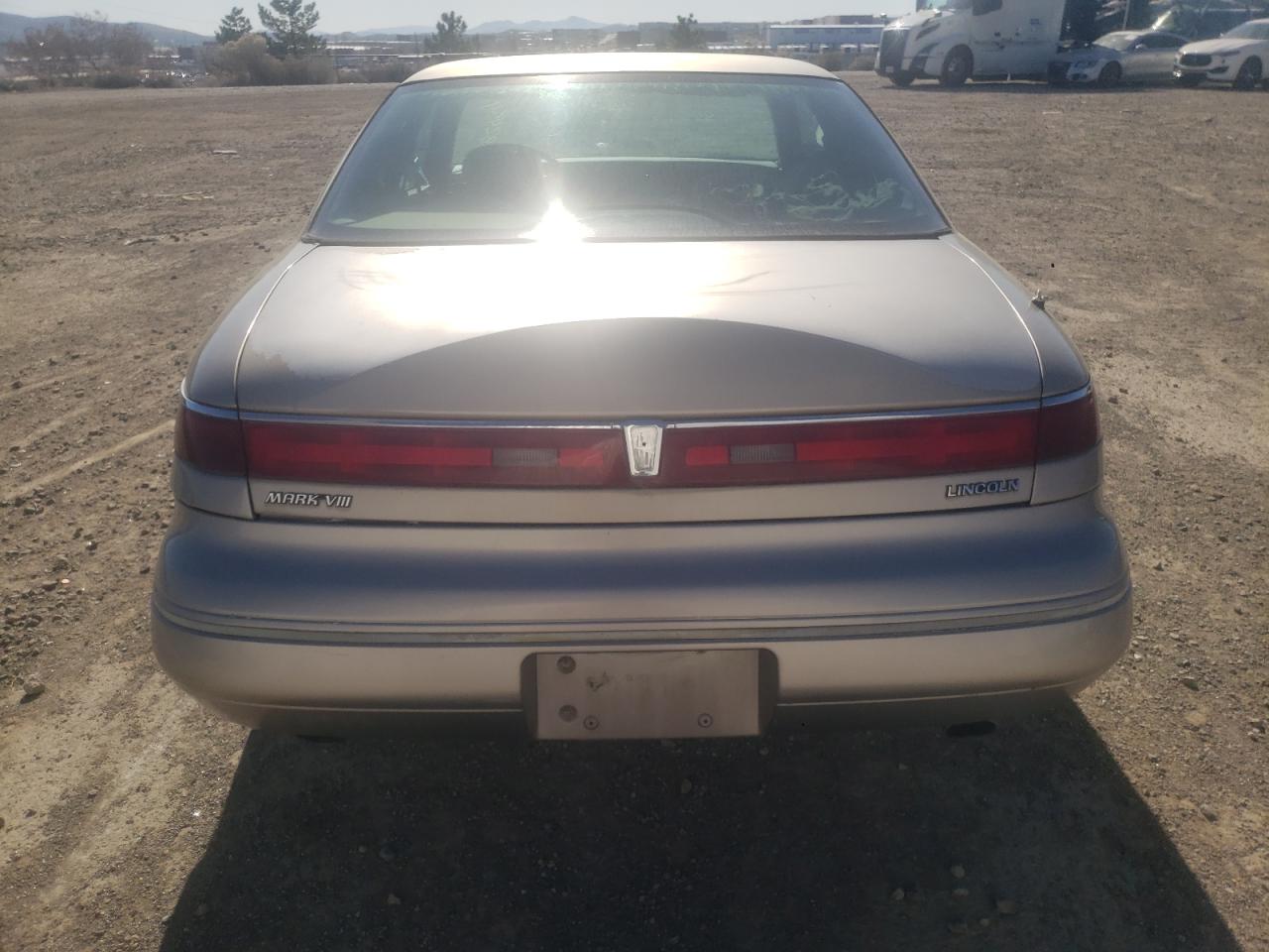 1LNLM91VXSY662393 1995 Lincoln Mark Viii Base