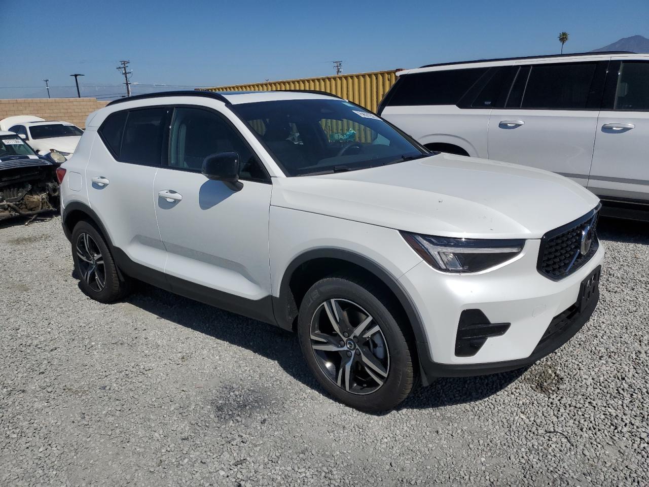 YV4L12UK3R2337827 2024 Volvo Xc40 Core