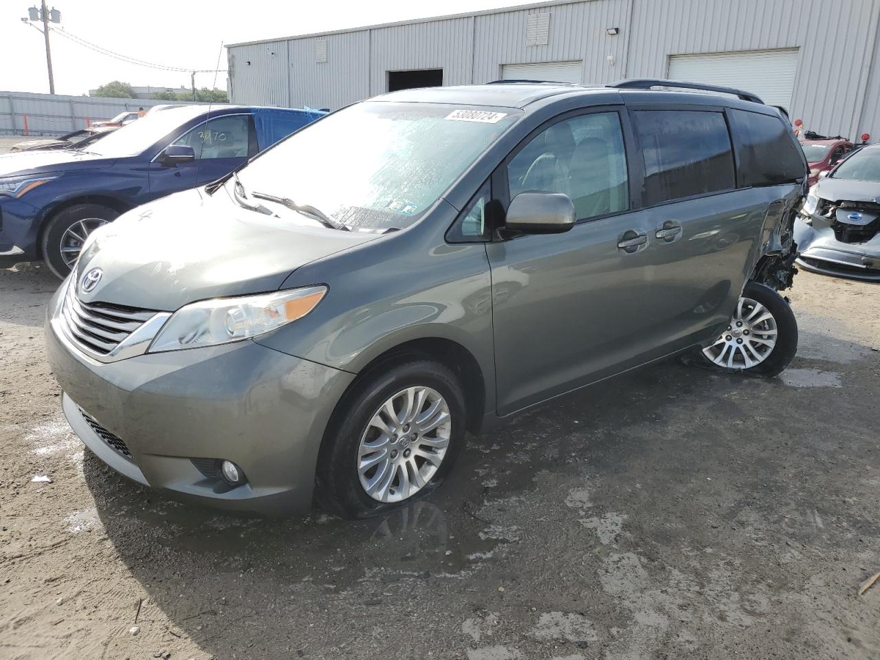 5TDYK3DC5DS328388 2013 Toyota Sienna Xle