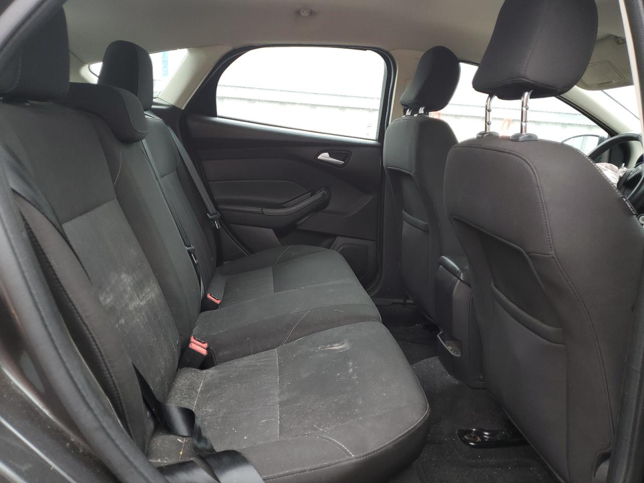 1FADP3K25FL240803 2015 Ford Focus Se