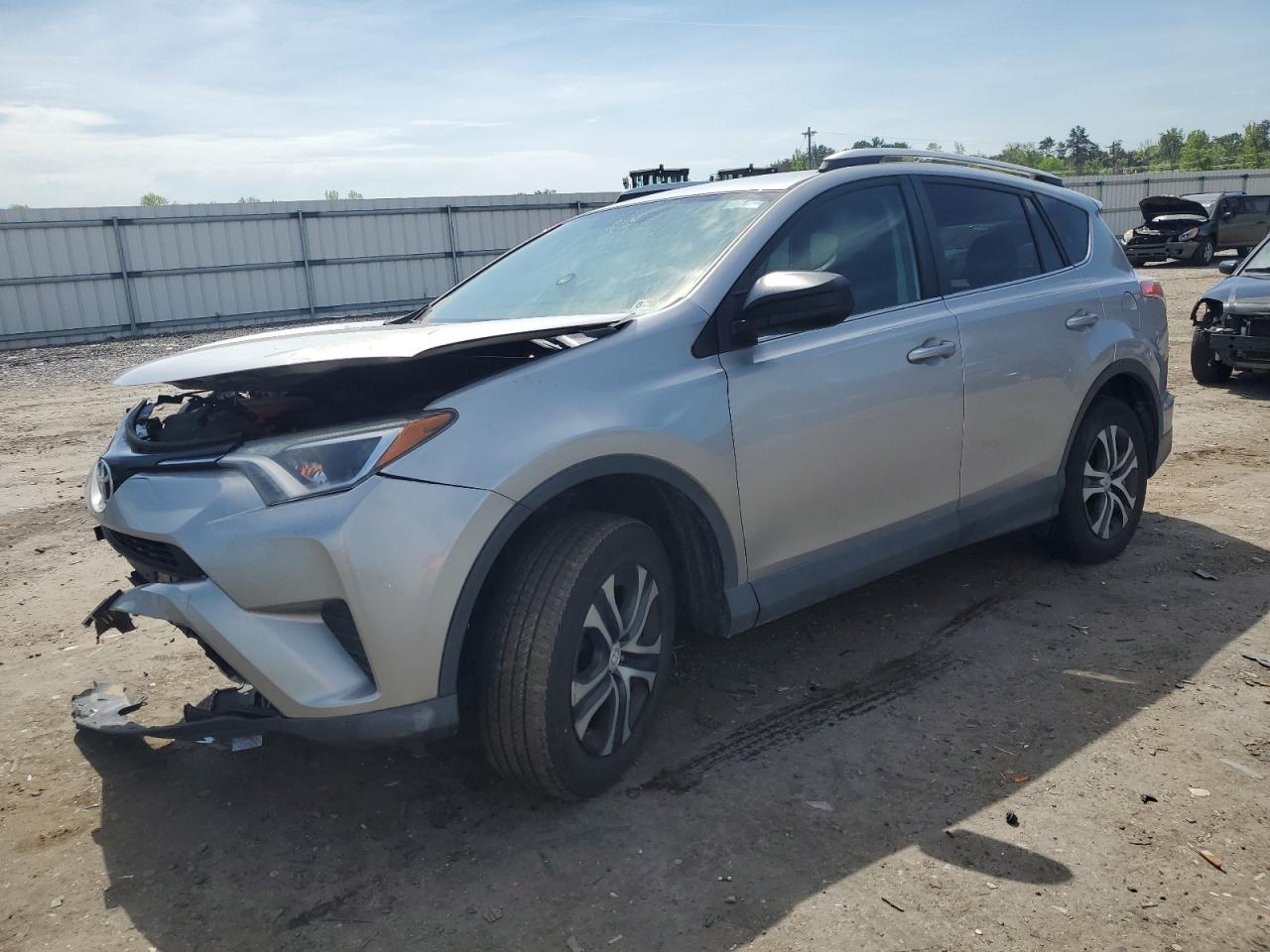 2016 Toyota Rav4 Le vin: 2T3BFREV0GW505817