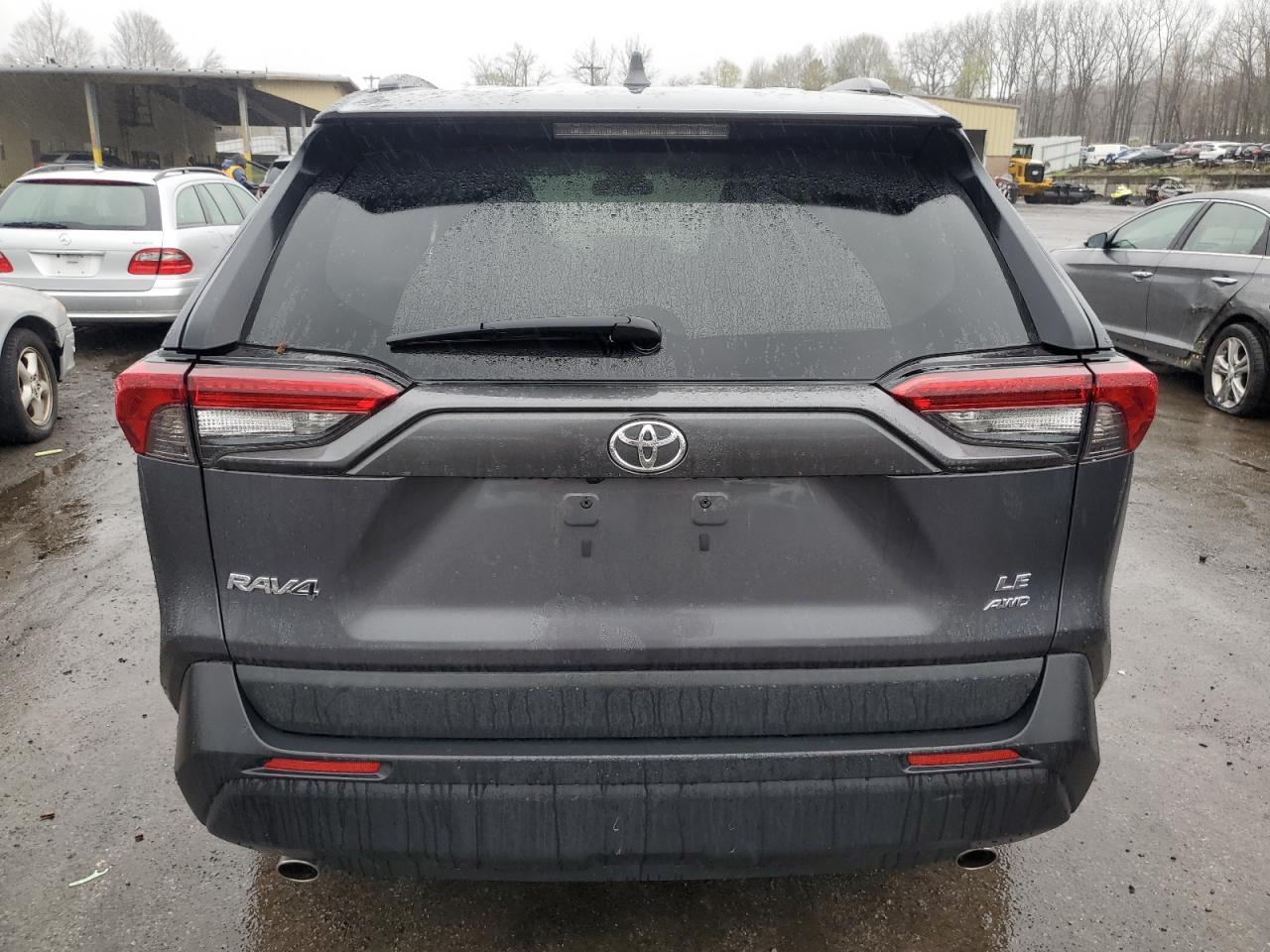 2T3F1RFV6KW028687 2019 Toyota Rav4 Le