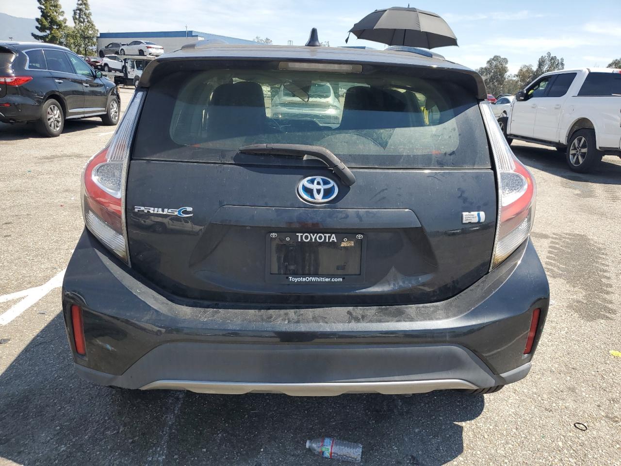 2018 Toyota Prius C vin: JTDKDTB35J1611174