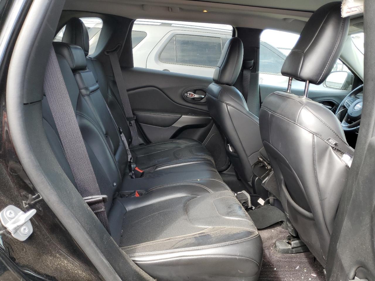 1C4PJLDB2KD171840 2019 Jeep Cherokee Limited