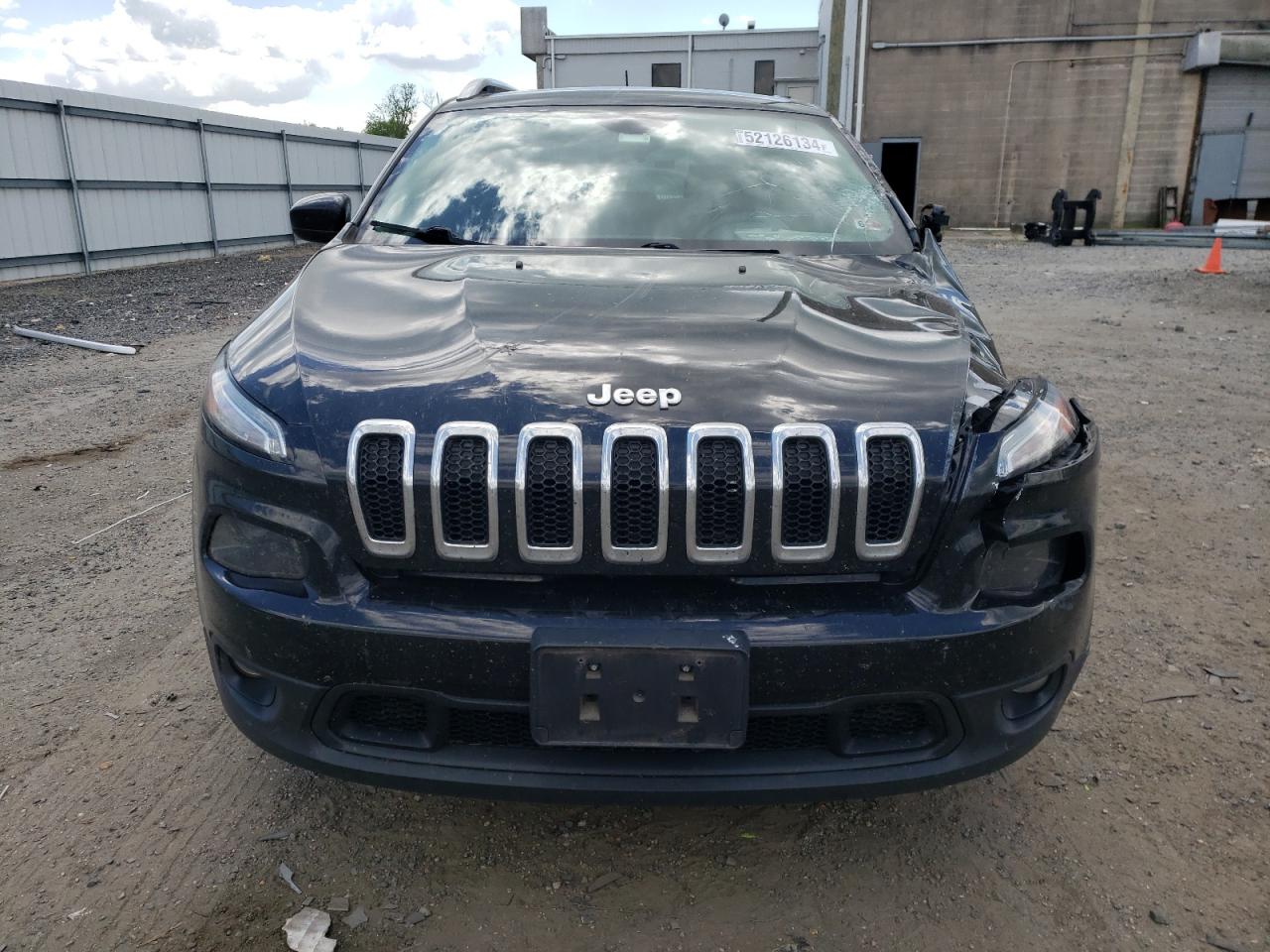 1C4PJLCB4JD576663 2018 Jeep Cherokee Latitude