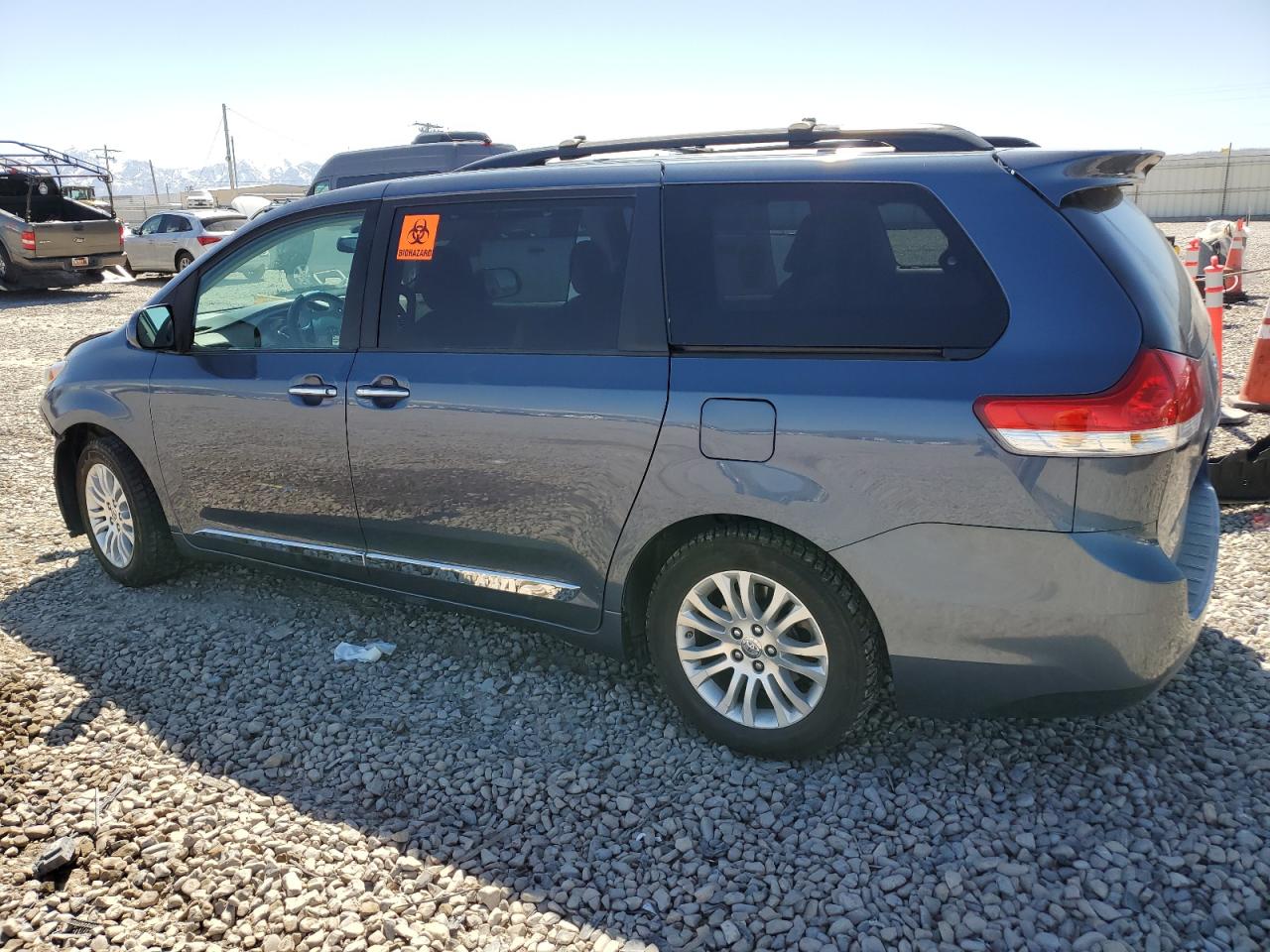 5TDYK3DC5ES437581 2014 Toyota Sienna Xle