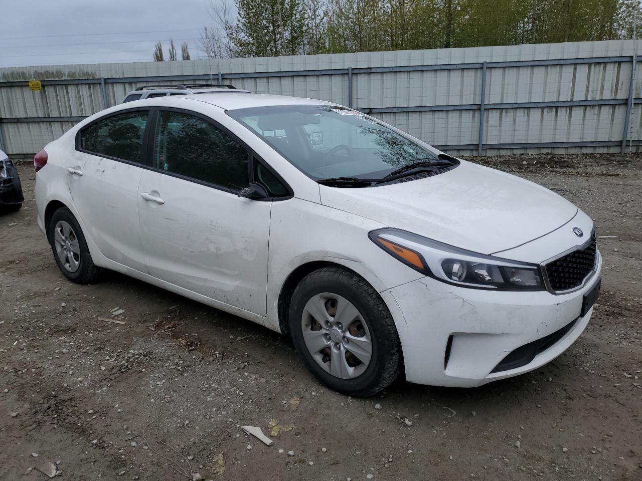 3KPFK4A74HE066075 2017 Kia Forte Lx