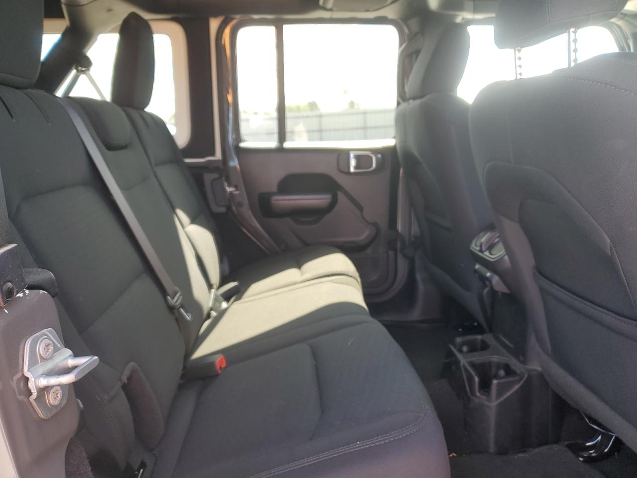 1C4HJXDG2LW338016 2020 Jeep Wrangler Unlimited Sport