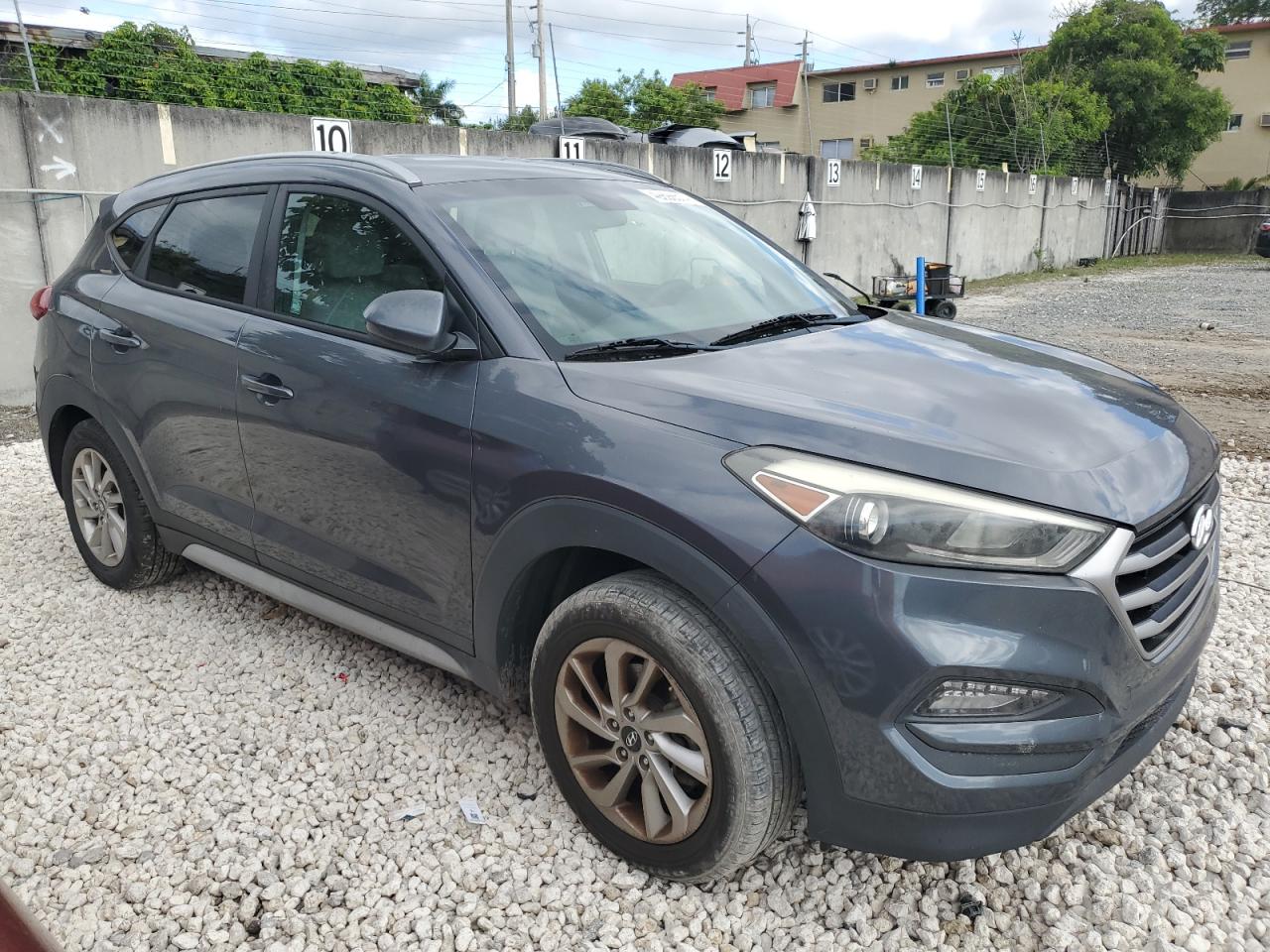KM8J33A45JU615793 HYUNDAI TUCSON 2018
