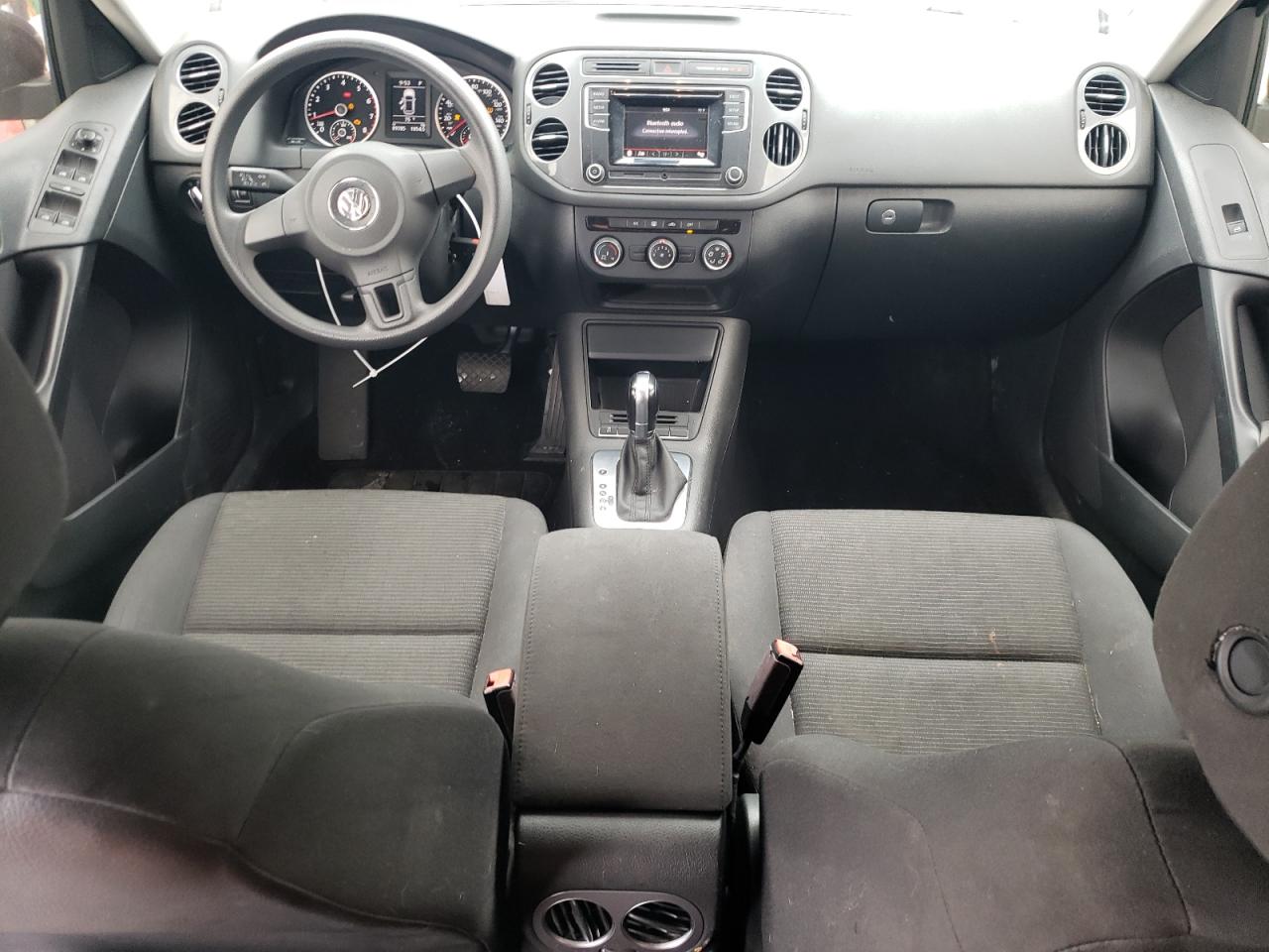 WVGAV7AX6HK050567 2017 Volkswagen Tiguan S