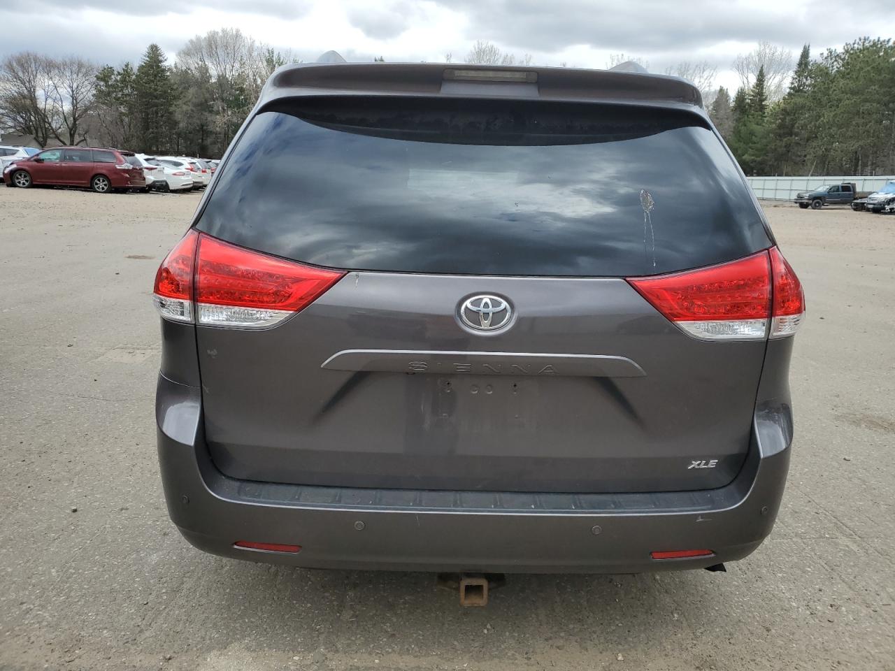 5TDYK3DC4CS234727 2012 Toyota Sienna Xle