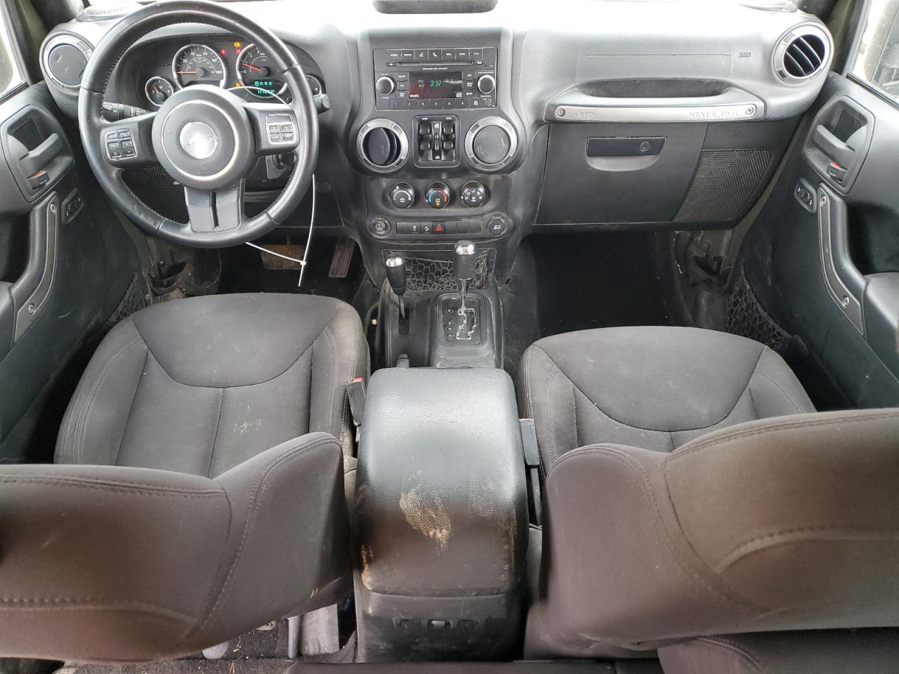 1C4BJWDG2FL671127 2015 Jeep Wrangler Unlimited Sport