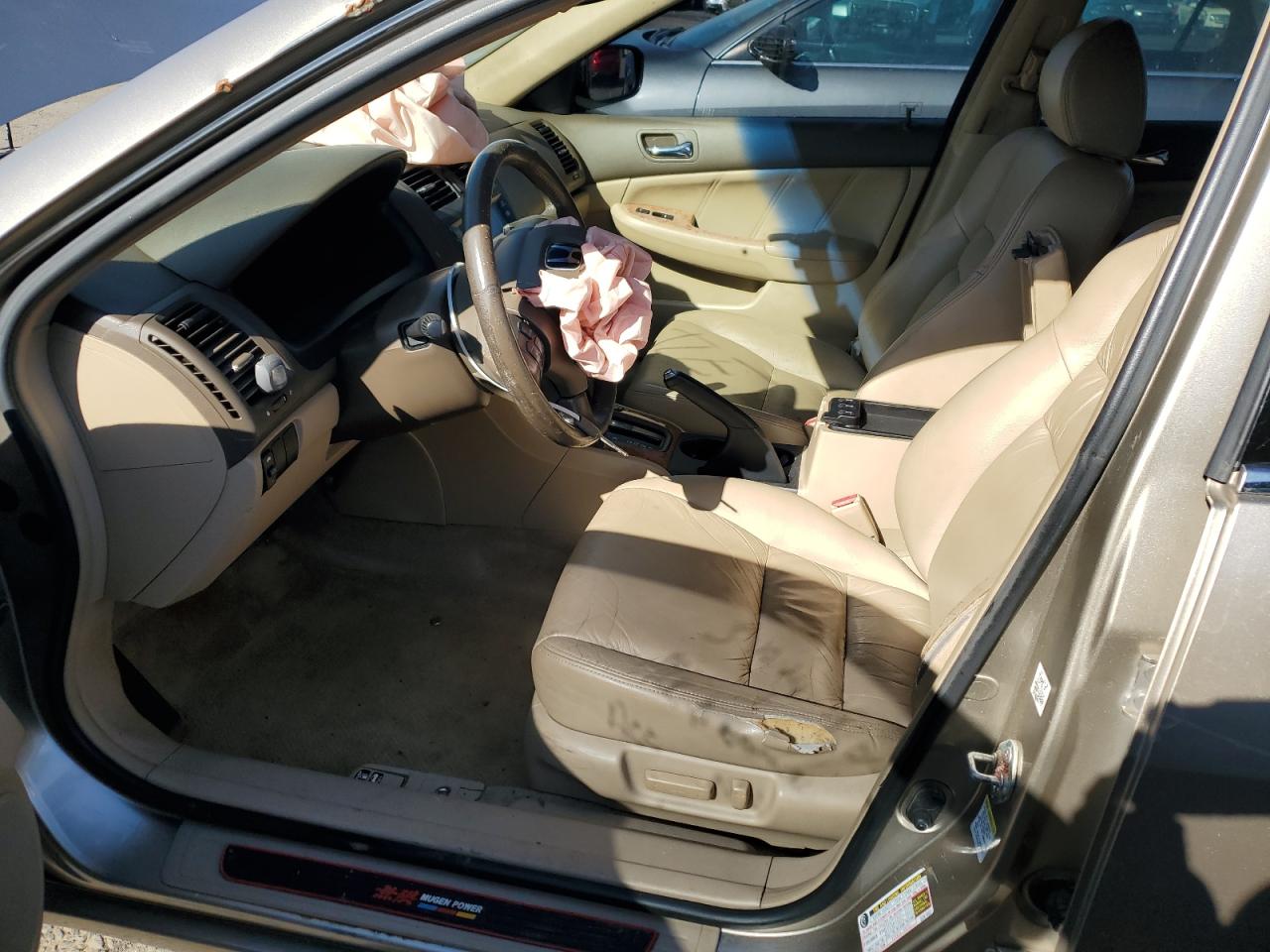 JHMCM56884C013805 2004 Honda Accord Ex