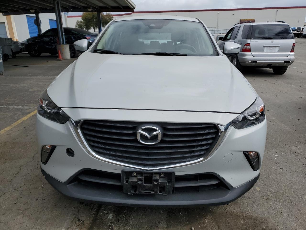 JM1DKFC71J0319318 2018 Mazda Cx-3 Touring