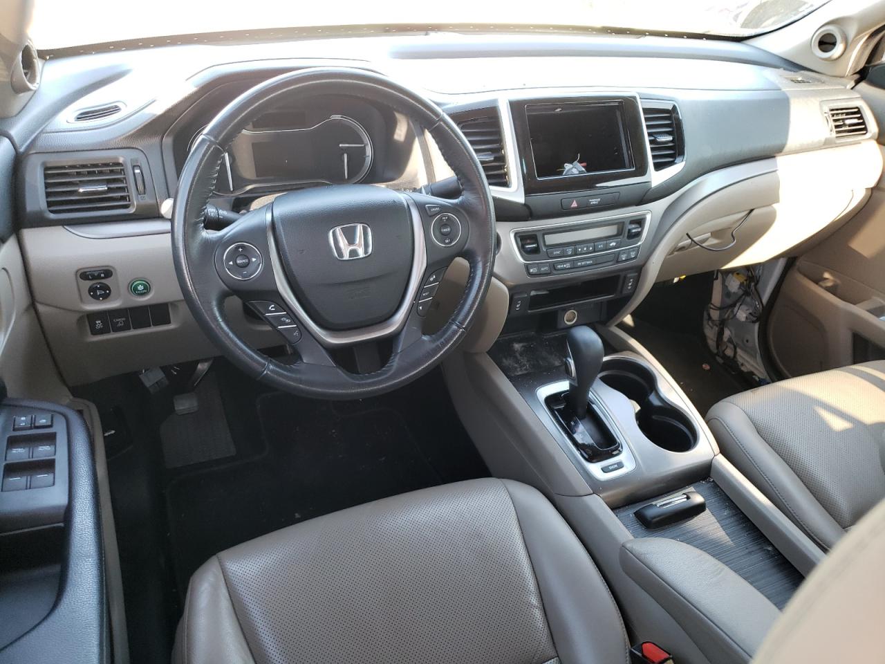 5FPYK2F58HB011263 HONDA RIDGELINE 2017