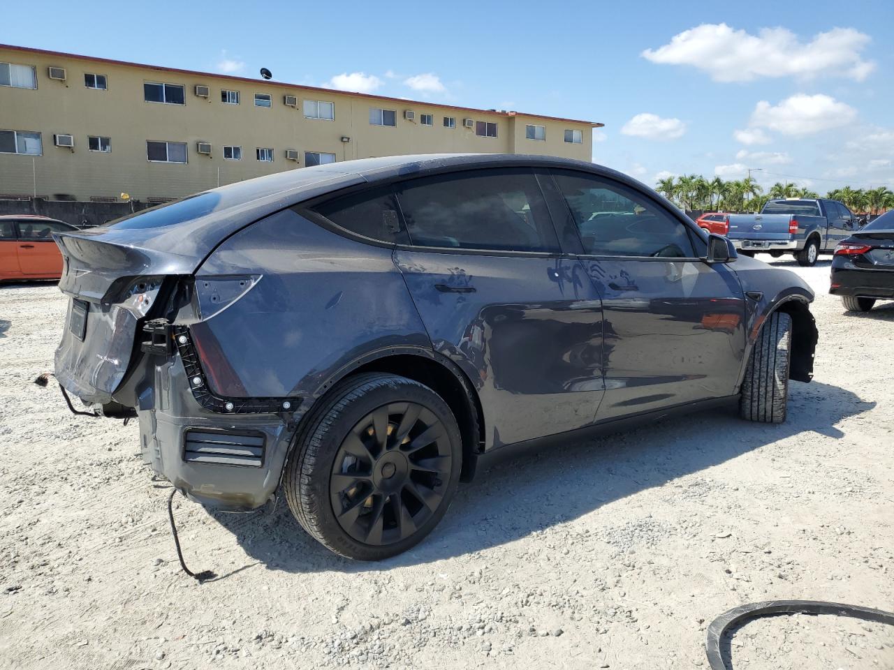 7SAYGDEE1PA109847 2023 Tesla Model Y